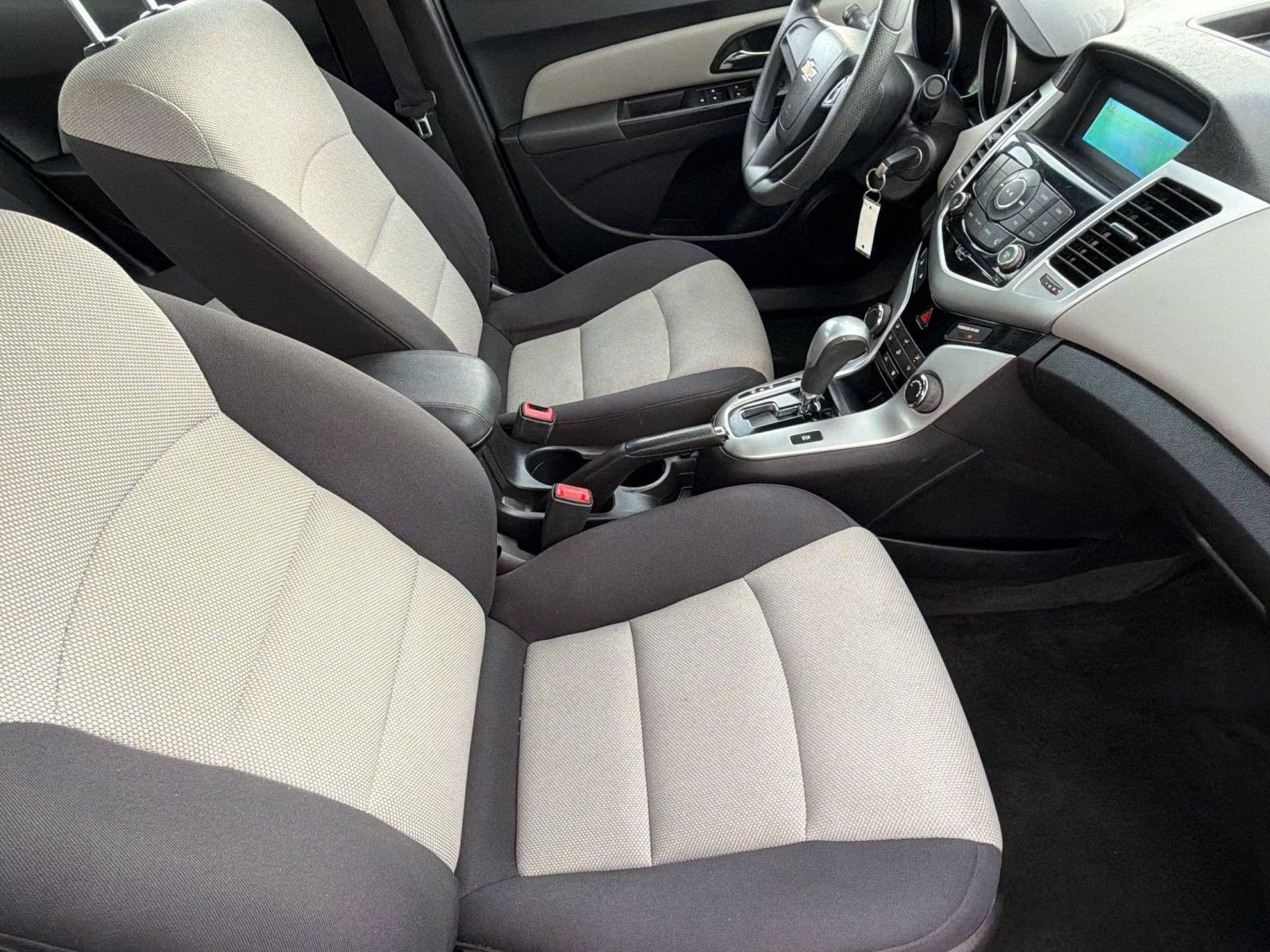 Used 2014 Chevrolet Cruze LS FWD image 23