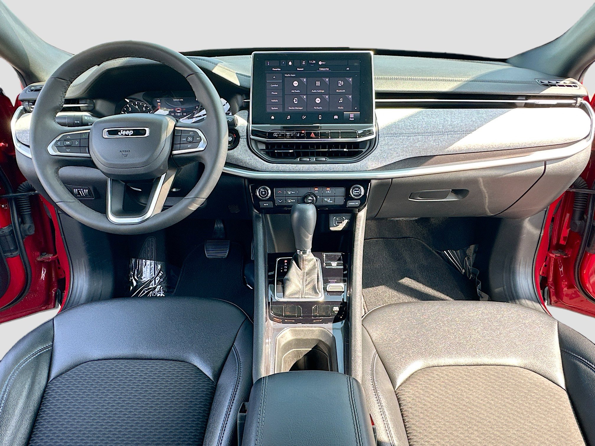 Used 2024 Jeep Compass Latitude image 3