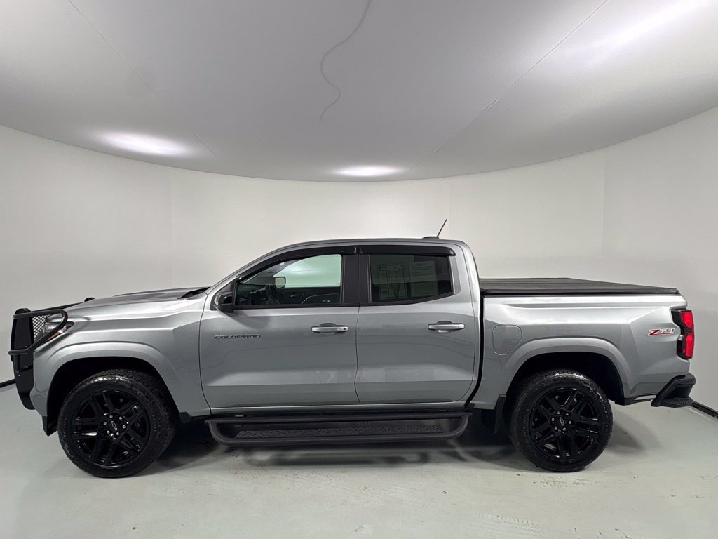 Used 2024 Chevrolet Colorado Z71 w/ Z71 Convenience Package 2 AWD/4WD image 4