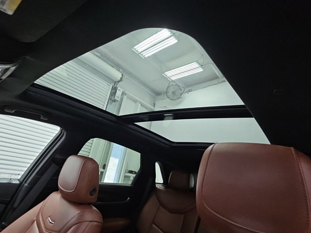 Used 2020 Cadillac XT5 Premium Luxury FWD image 32