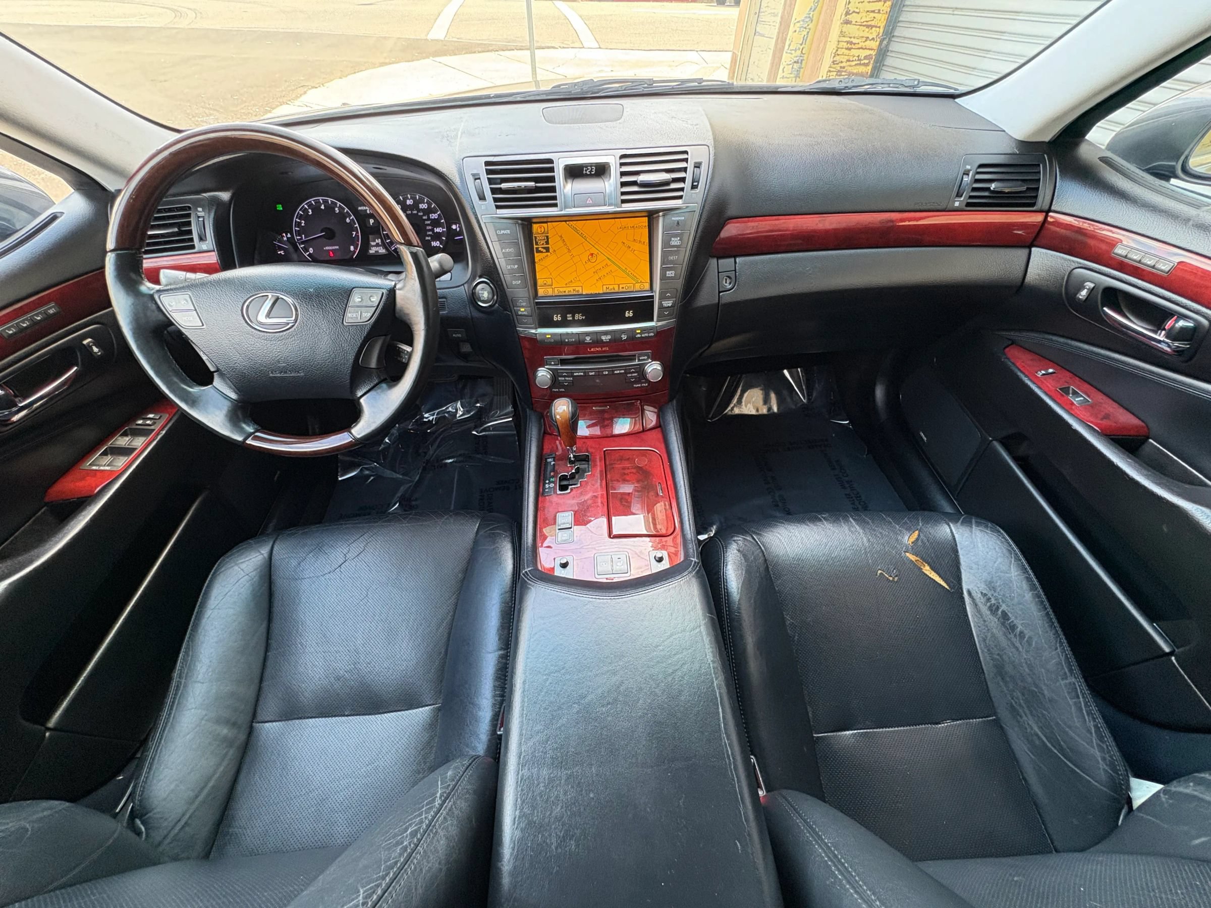 Used 2010 Lexus LS 460 w/ Comfort Pkg RWD image 15