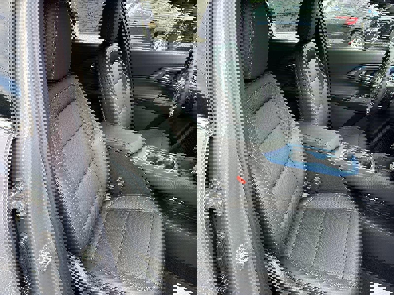 New 2026 Chevrolet Equinox EV LT image 23