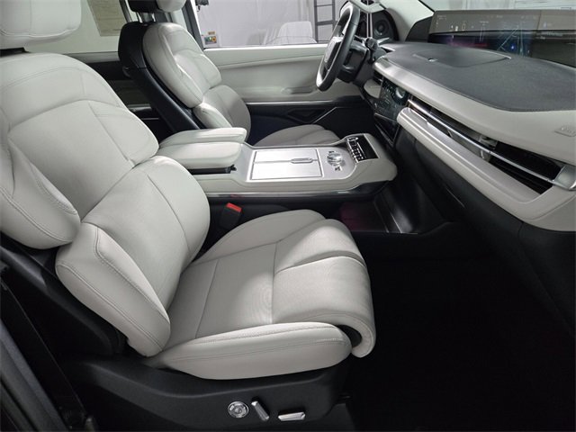 New 2026 Lincoln Navigator L Reserve w/ Jet Appearance Package image 21