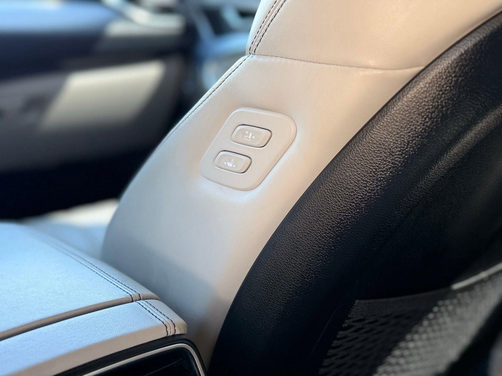 Used 2019 Genesis G70 3.3T Advanced w/ Prestige Package image 31