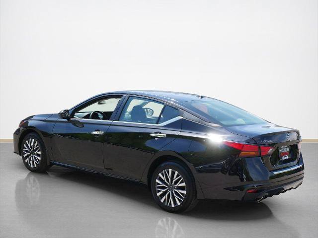 Certified 2023 Nissan Altima 2.5 SV w/ SV Premium Package AWD/4WD image 5