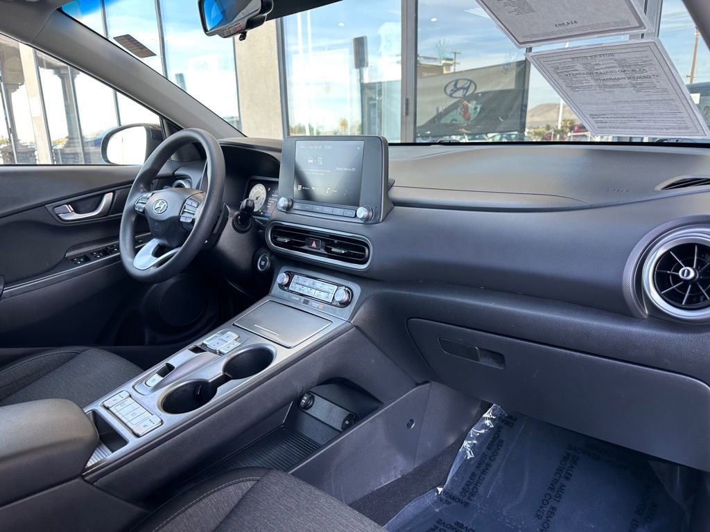 Used 2023 Hyundai Kona SE image 29