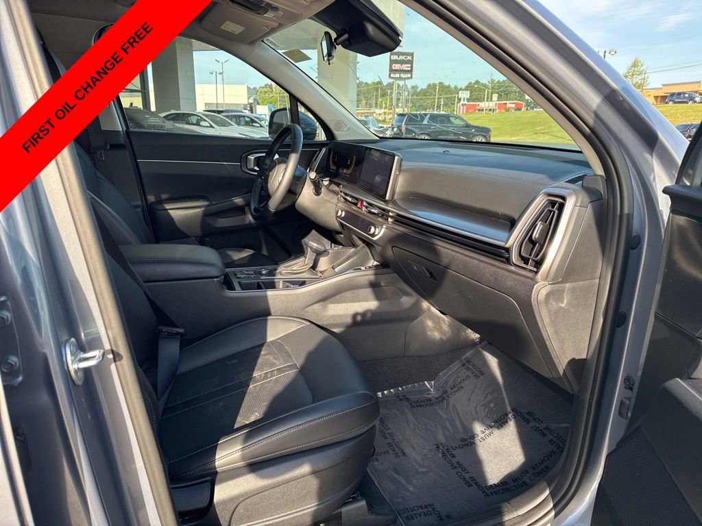 Used 2025 Kia Sorento S image 6