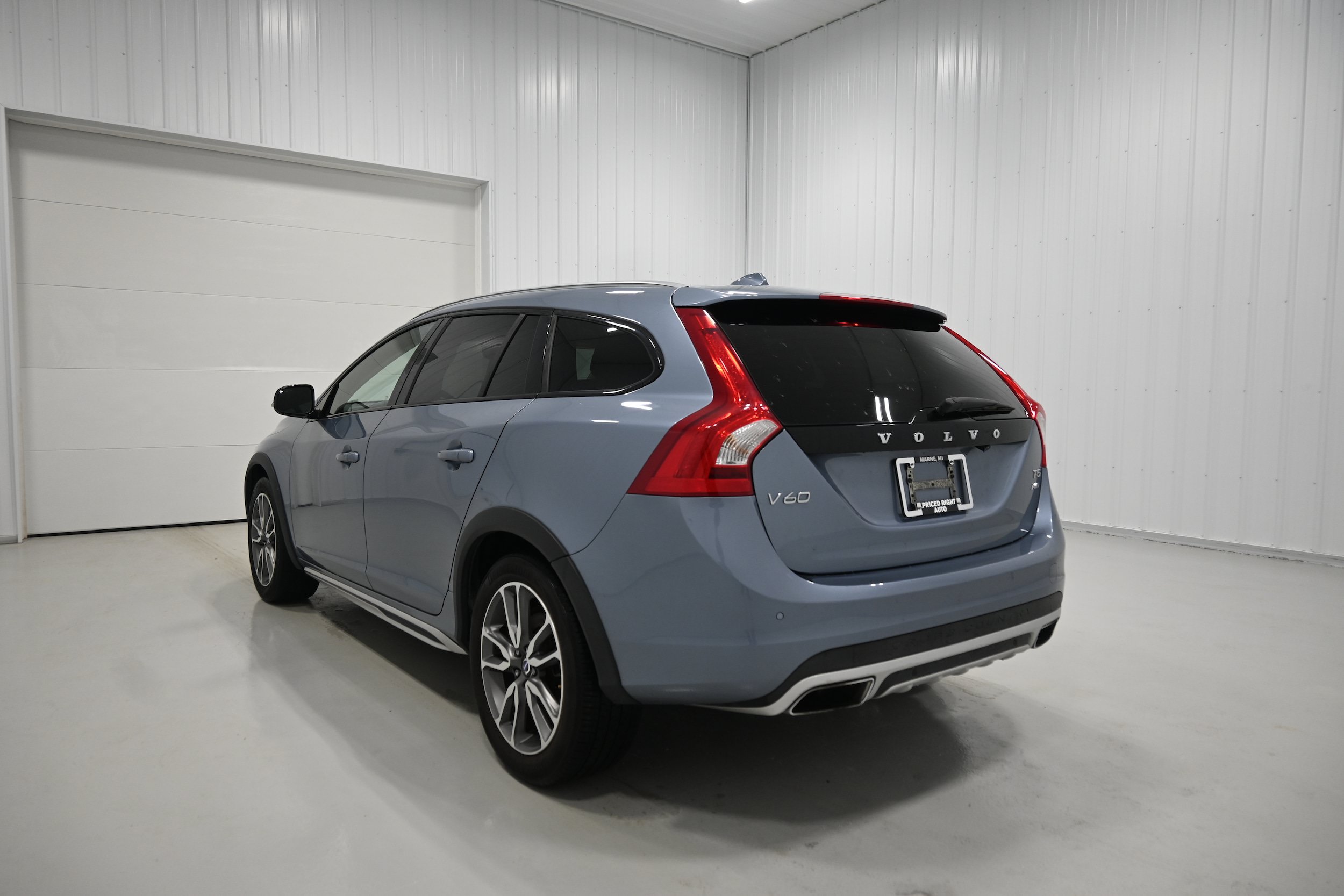 Used 2017 Volvo V60 T5 Cross Country w/ Climate Package AWD/4WD image 30