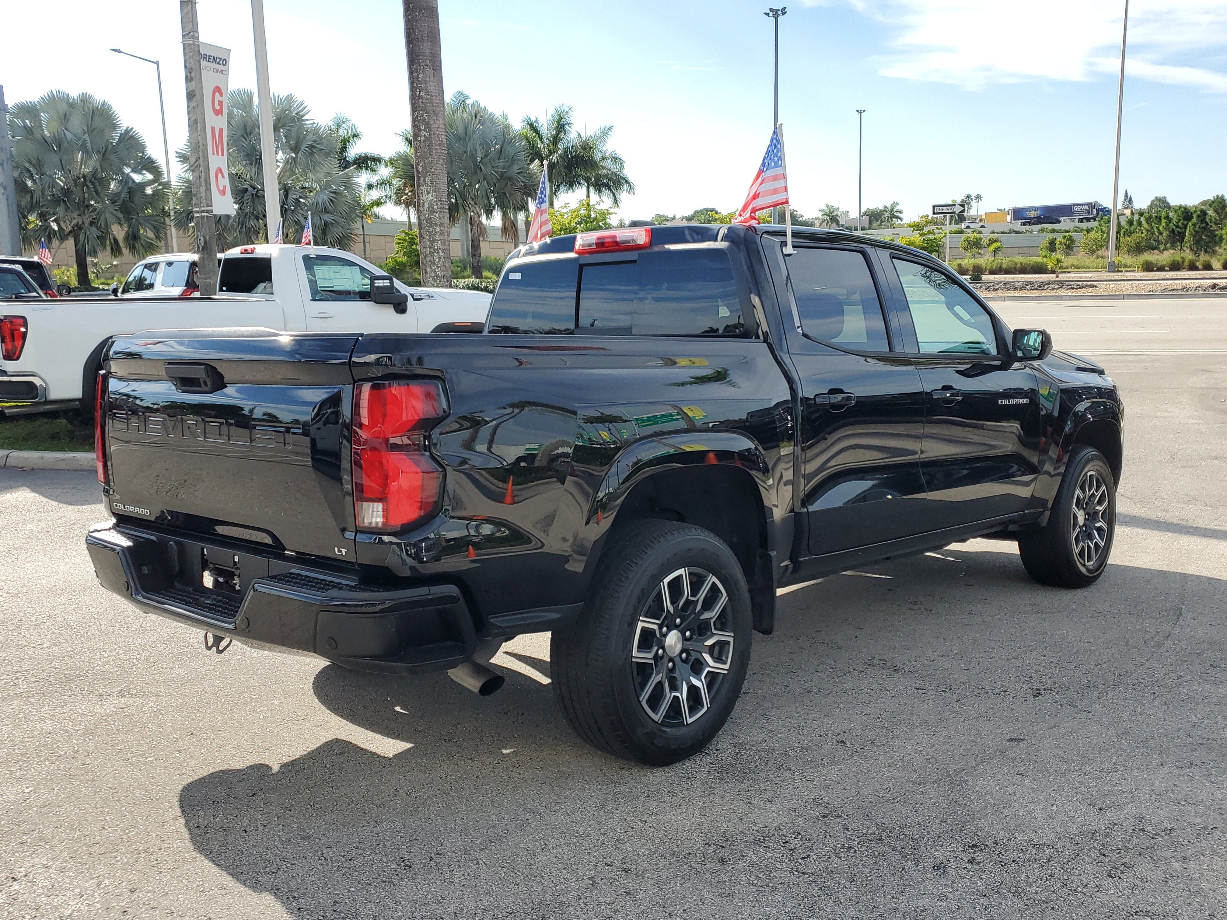 Used 2023 Chevrolet Colorado LT w/ LT Convenience Package III image 5