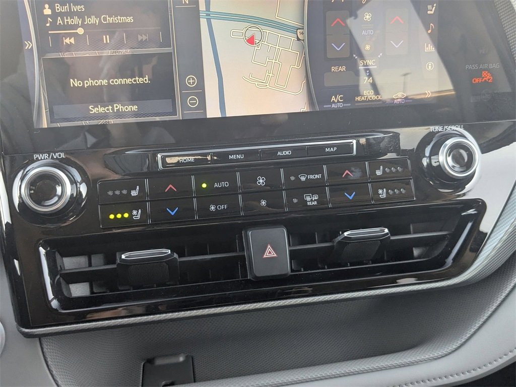 Used 2021 Toyota Highlander Platinum image 24