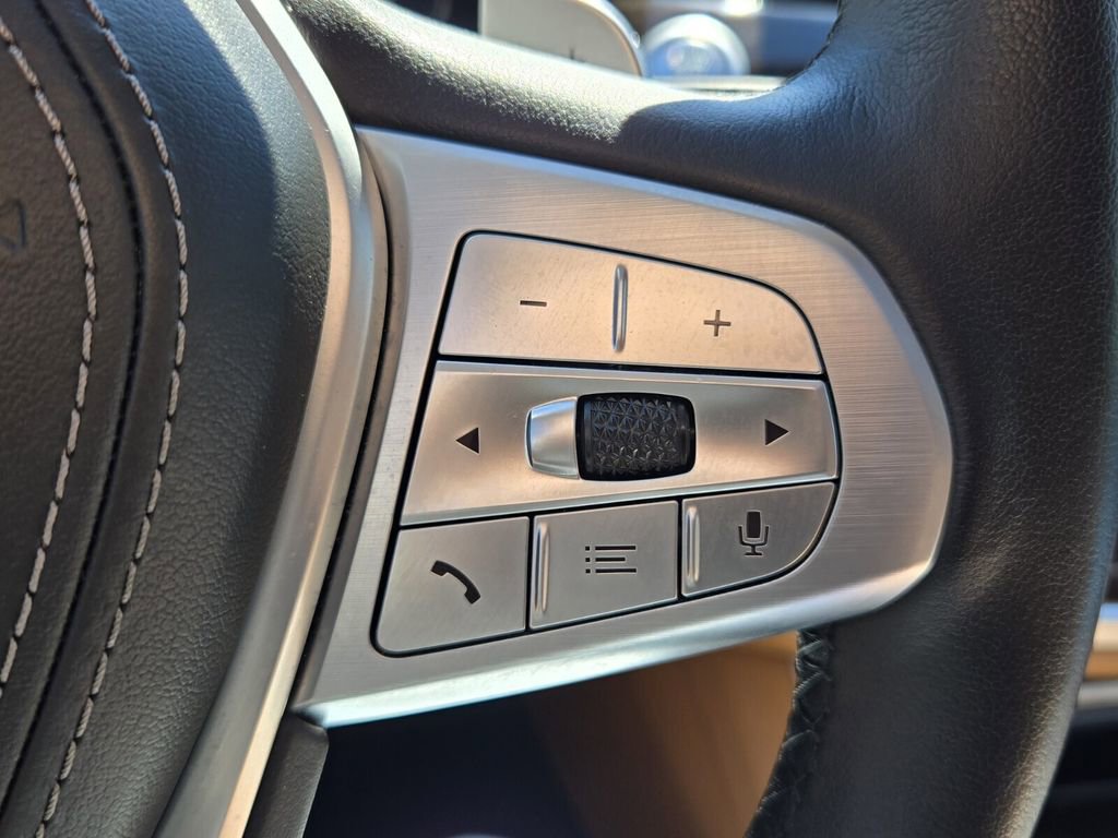 Used 2022 BMW 740i xDrive w/ Premium Package image 25