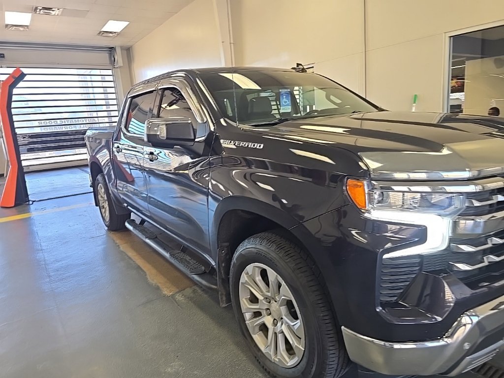 Used 2022 Chevrolet Silverado 1500 LTZ w/ Technology Package AWD/4WD image 1