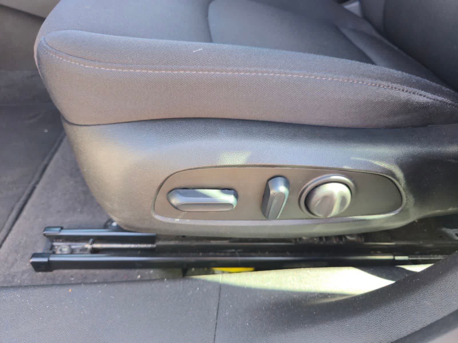 Used 2024 Chevrolet Malibu LT image 19