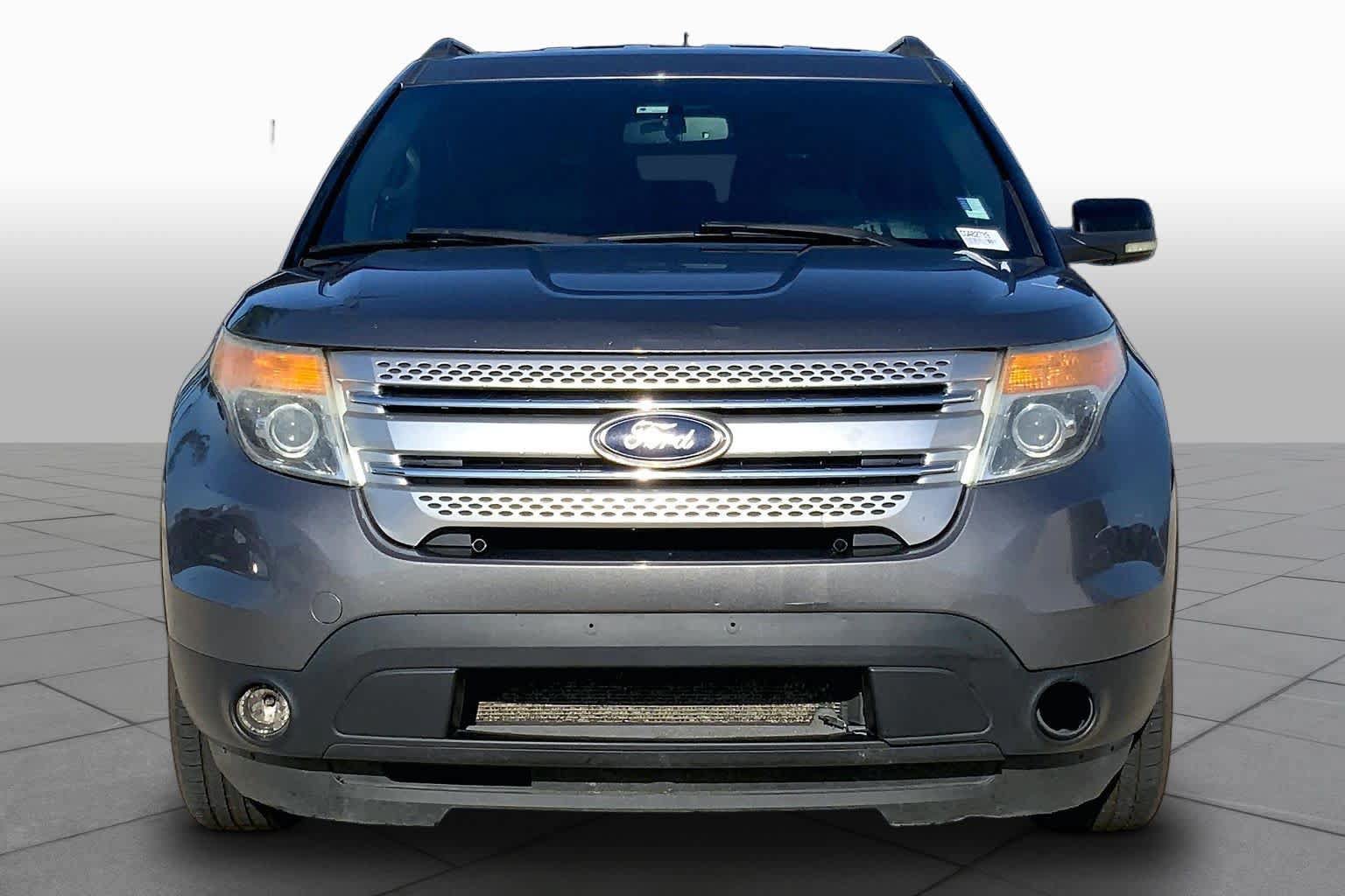 Used 2012 Ford Explorer XLT AWD/4WD image 3