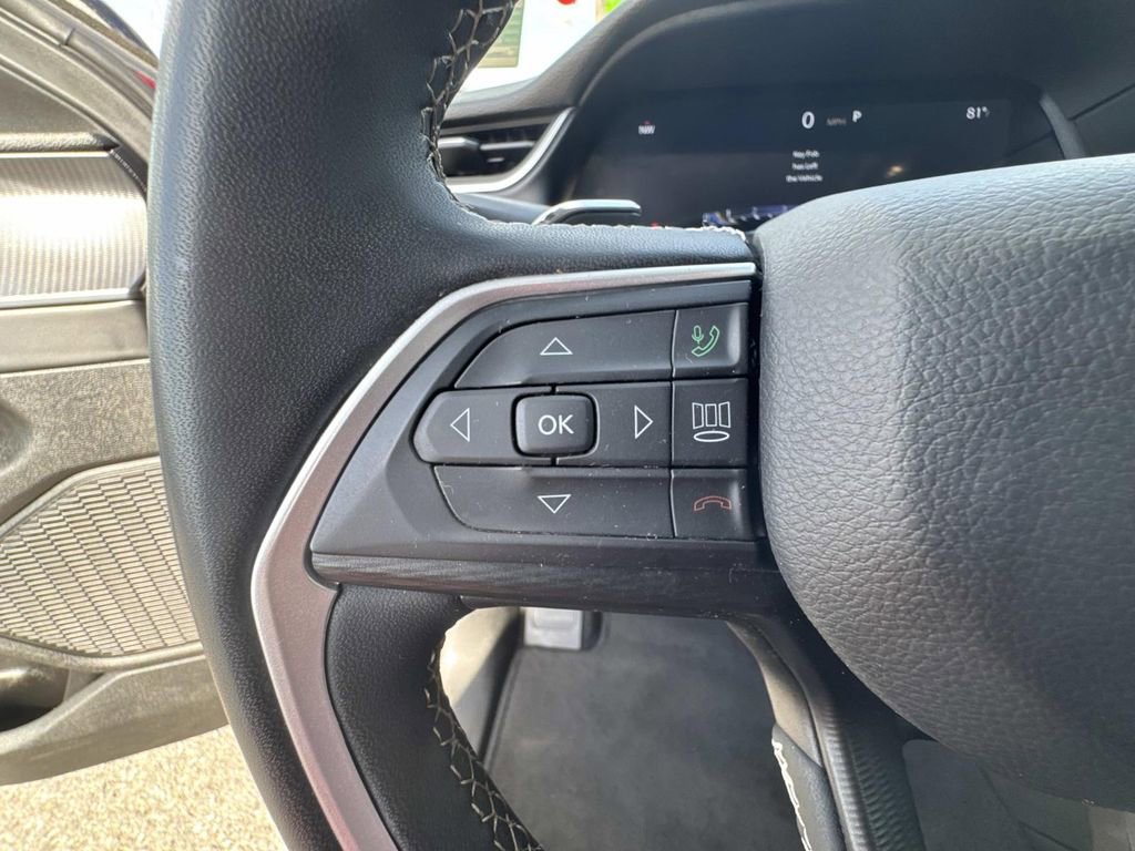 Used 2023 Jeep Grand Cherokee L Laredo image 23