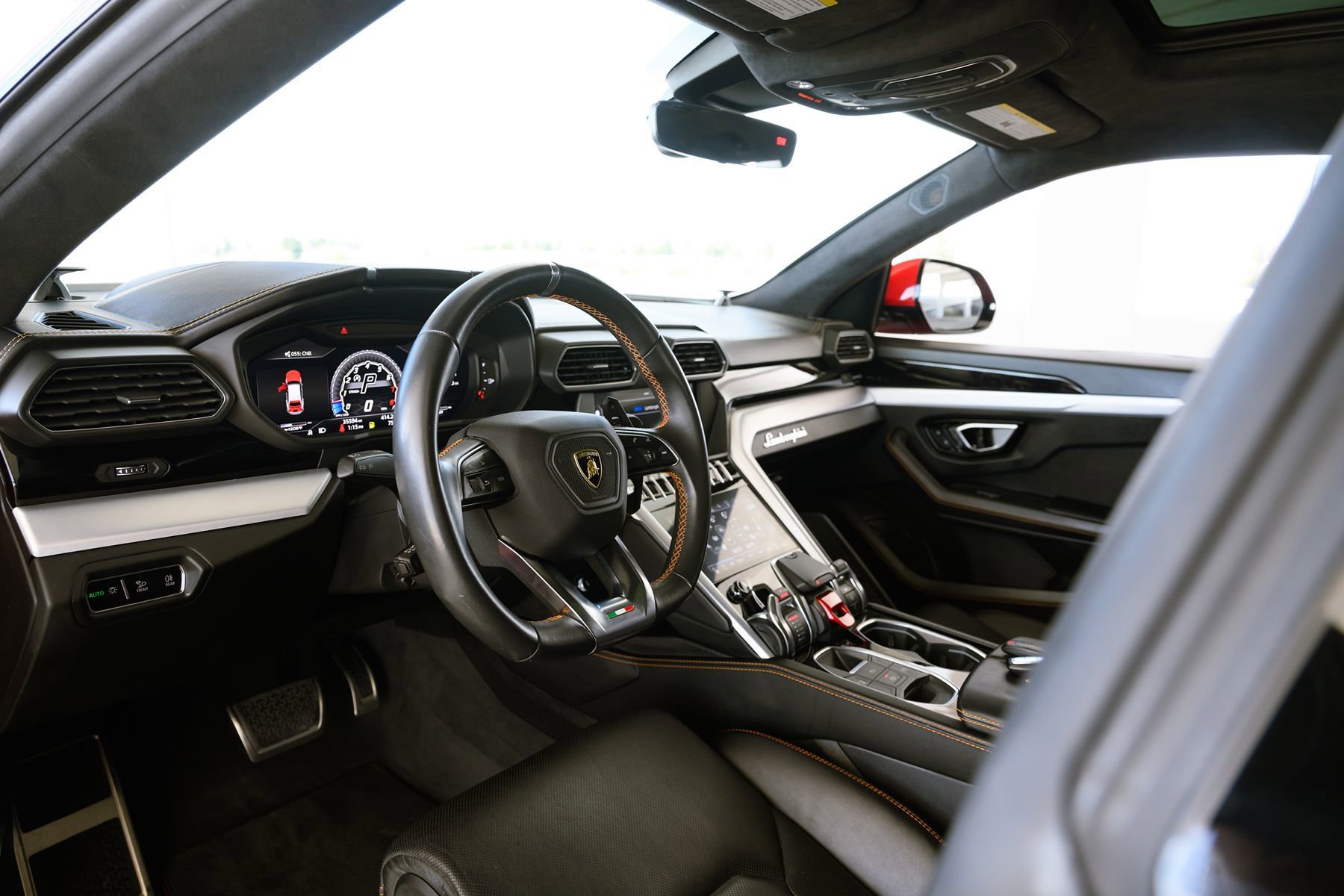 Used 2019 Lamborghini Urus image 17
