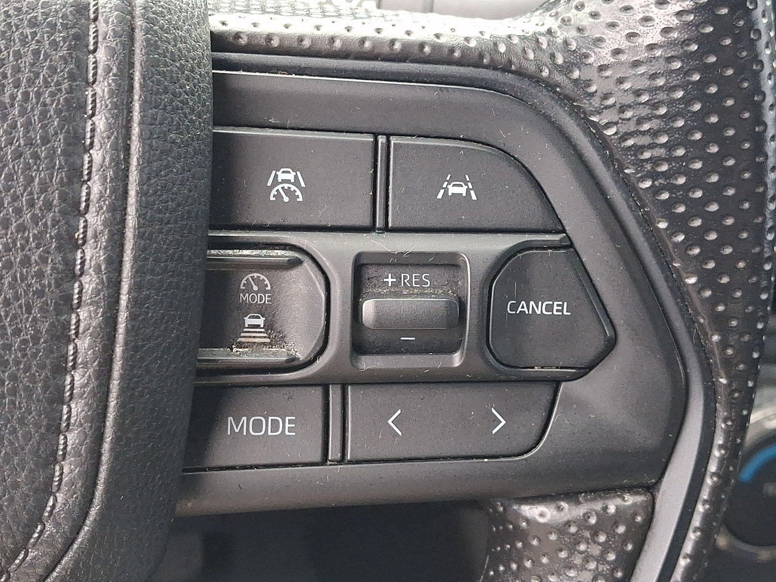 Used 2024 Toyota Tacoma SR5 AWD/4WD image 23