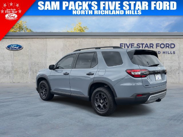 Used 2025 Honda Pilot TrailSport image 7