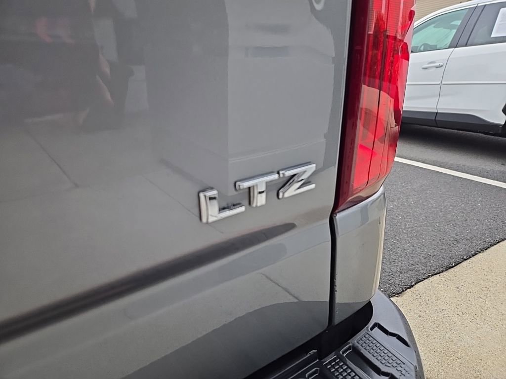 Used 2023 Chevrolet Silverado 1500 LTZ w/ Z71 Off-Road Package image 11