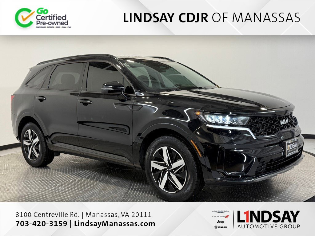 Used 2023 Kia Sorento S w/ Panoramic Sunroof Package