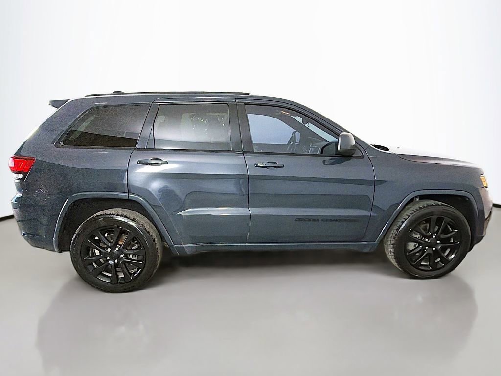 Used 2017 Jeep Grand Cherokee Altitude image 11