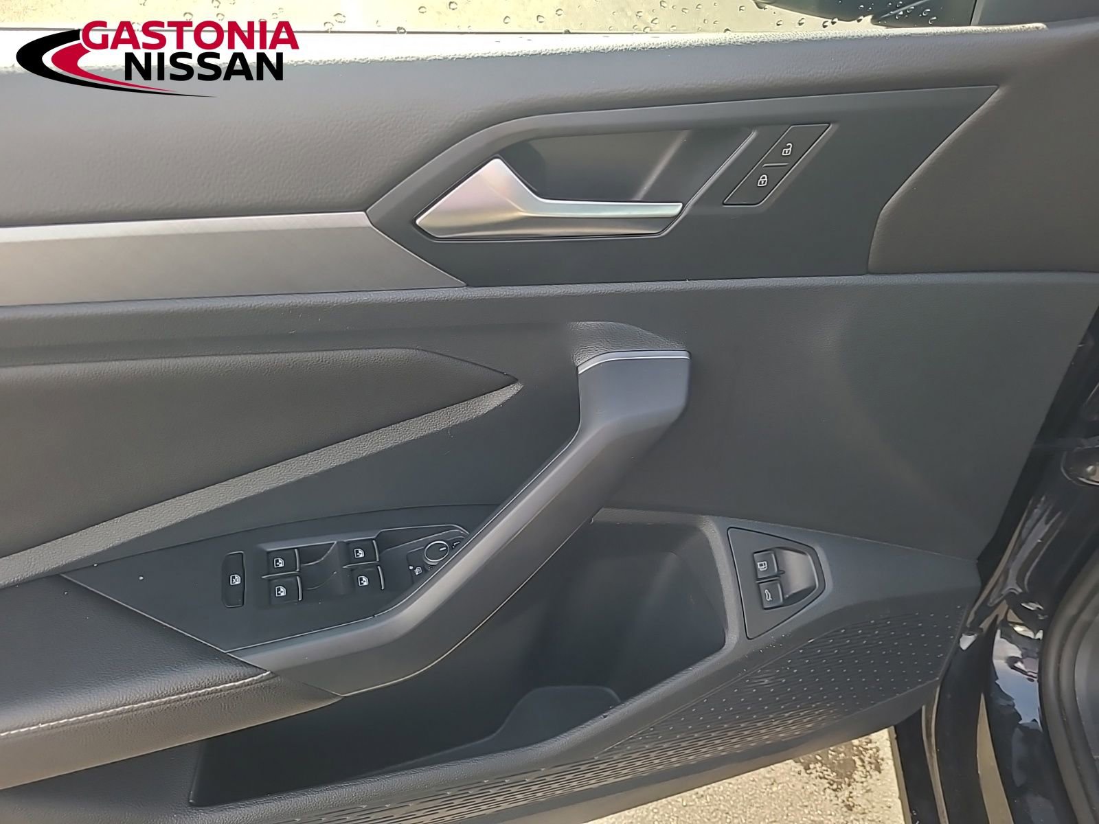 Used 2024 Volkswagen Jetta SE image 29