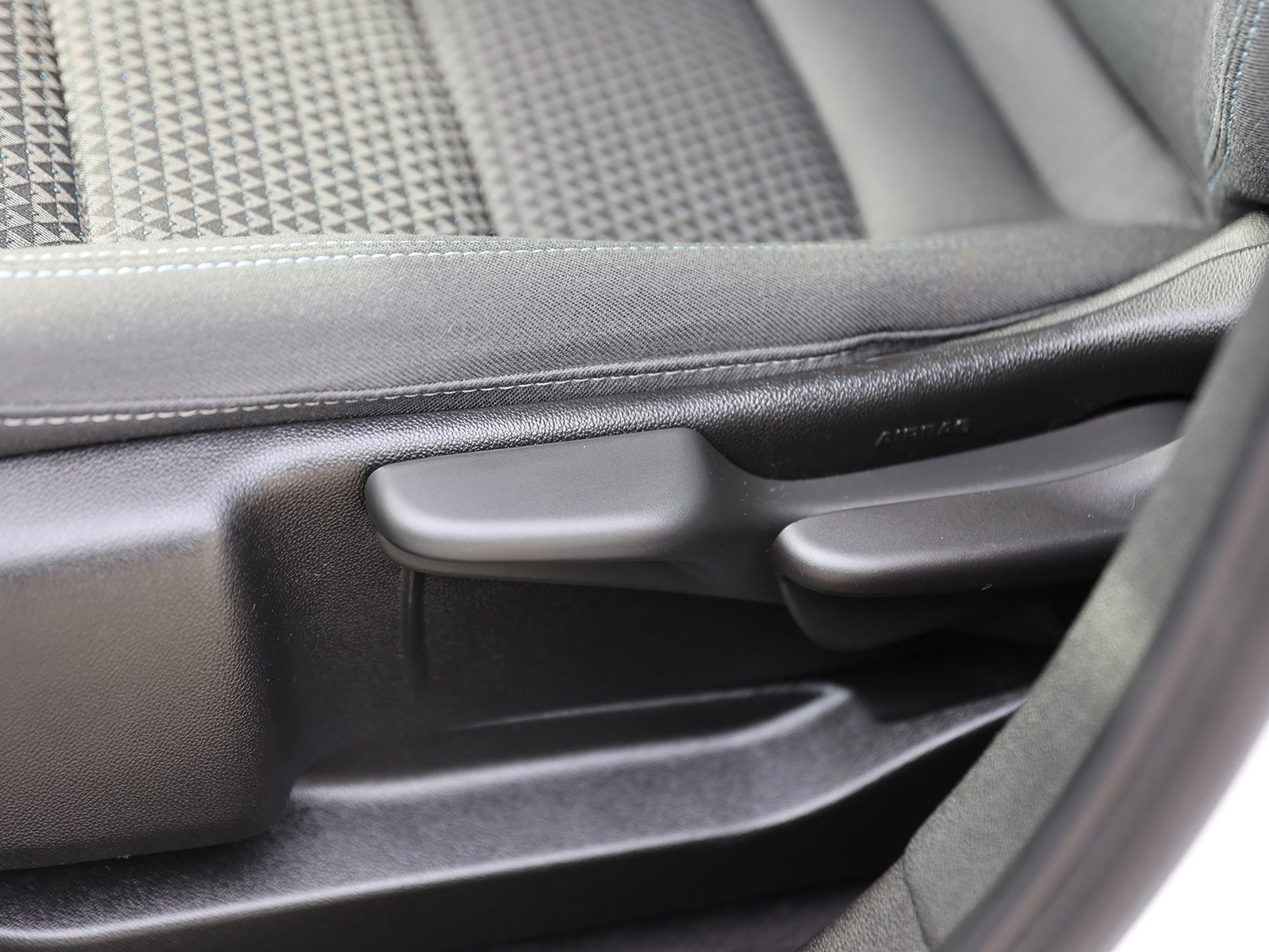 Certified 2022 Chevrolet Bolt EUV LT image 16