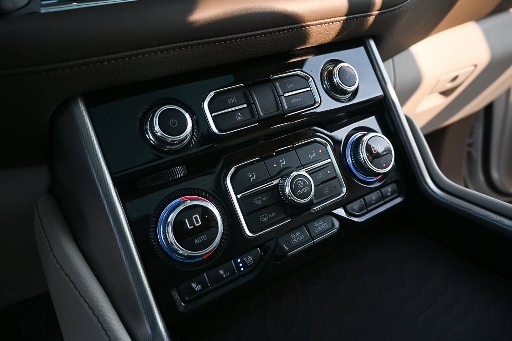 Used 2023 GMC Yukon Denali w/ Denali Reserve Package image 15