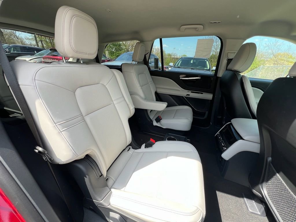 New 2026 Lincoln Aviator AWD image 25