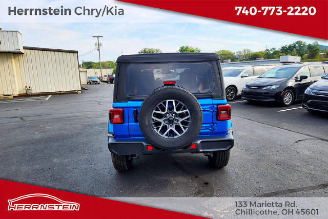Used 2025 Jeep Wrangler Unlimited Sahara AWD/4WD image 23