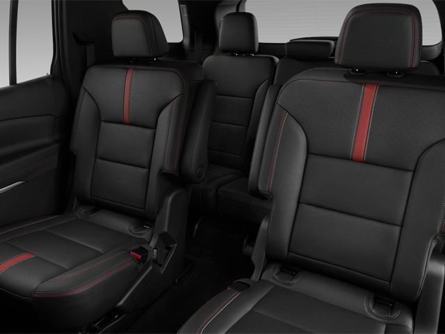 Used 2024 Chevrolet Traverse LS w/ Midnight/Sport Edition FWD image 11
