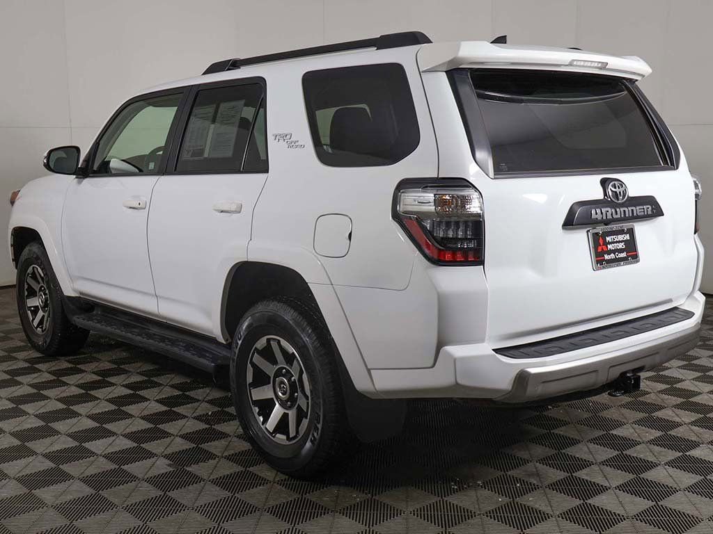 Used 2024 Toyota 4Runner TRD Off-Road Premium image 10