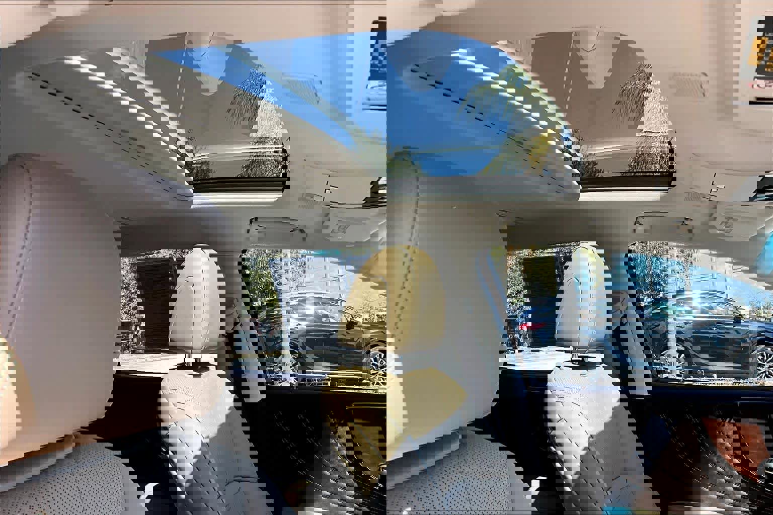 Used 2020 Lexus LS 500 w/ Accessory Package (Z2) image 14