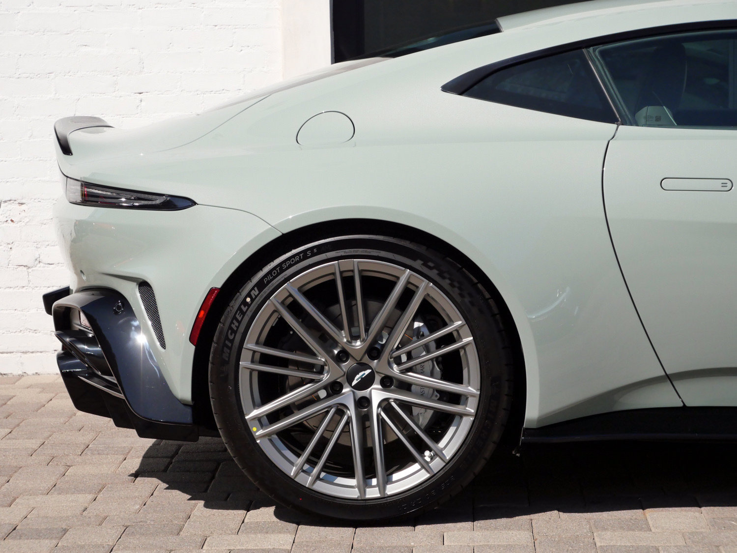 New 2026 Aston Martin V8 Vantage S RWD image 15