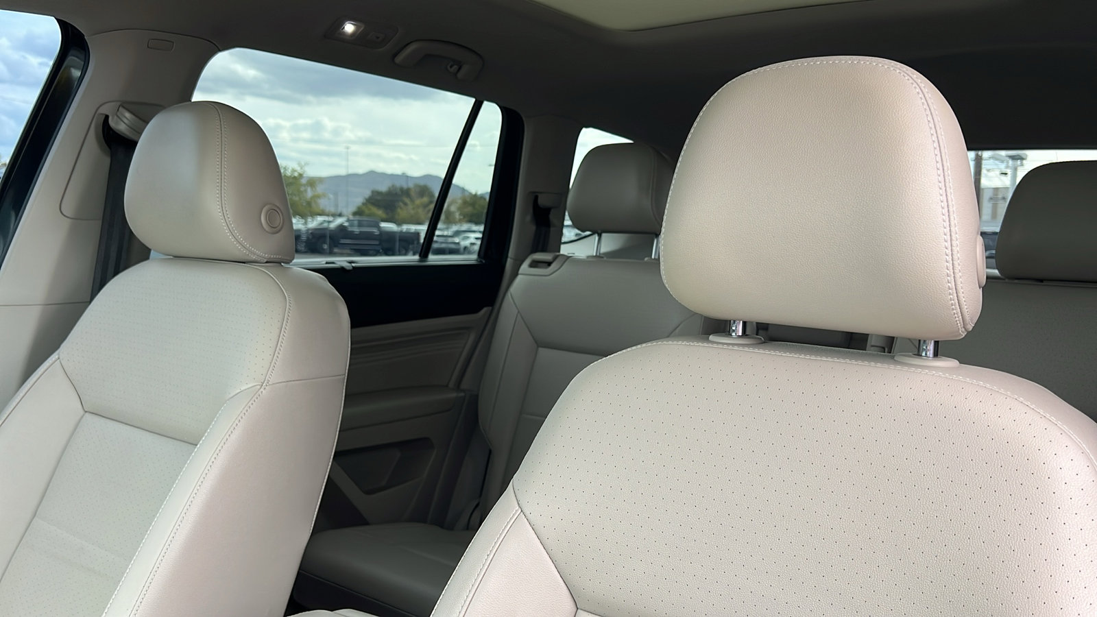 Used 2022 Volkswagen Atlas SE image 19