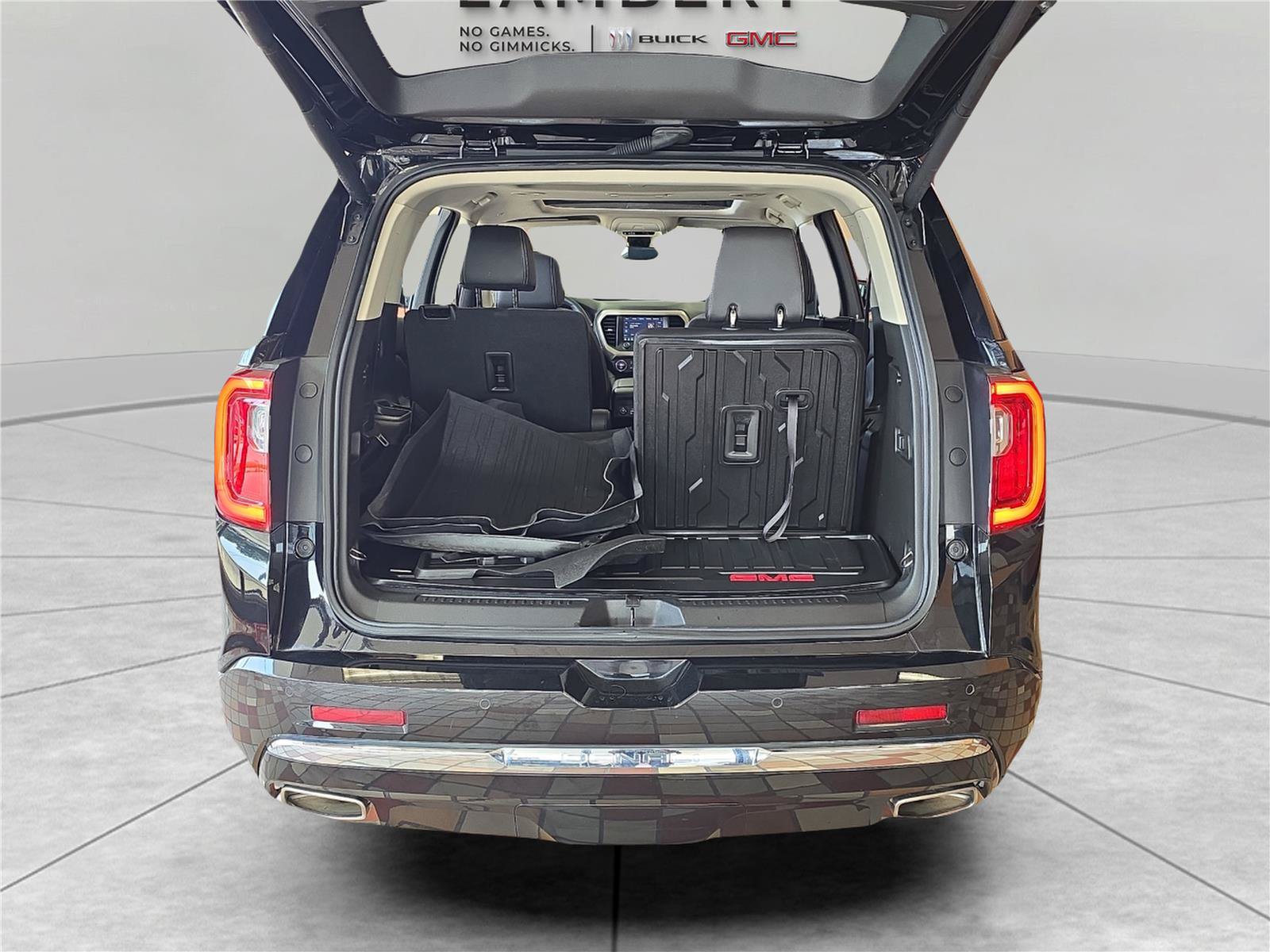 Used 2023 GMC Acadia Denali w/ Denali Ultimate Package AWD/4WD image 13