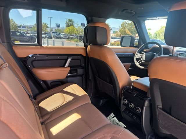 Used 2023 Land Rover Defender 110 V8 AWD/4WD image 10