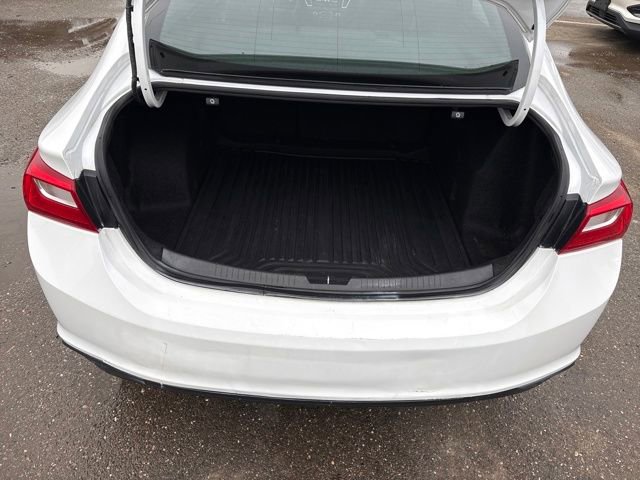 Used 2018 Chevrolet Malibu LT image 23
