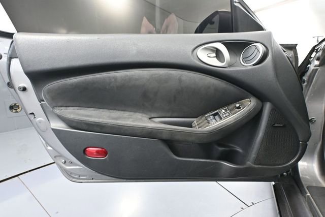 Used 2009 Nissan 370Z Touring RWD image 16