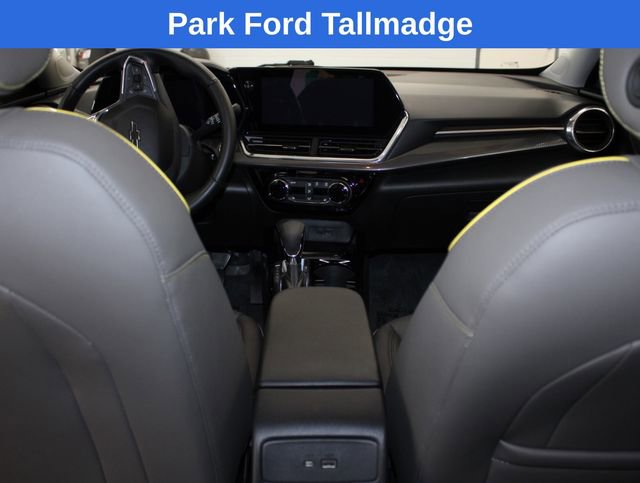 Used 2025 Chevrolet Trax ACTIV w/ Sunroof Package image 27