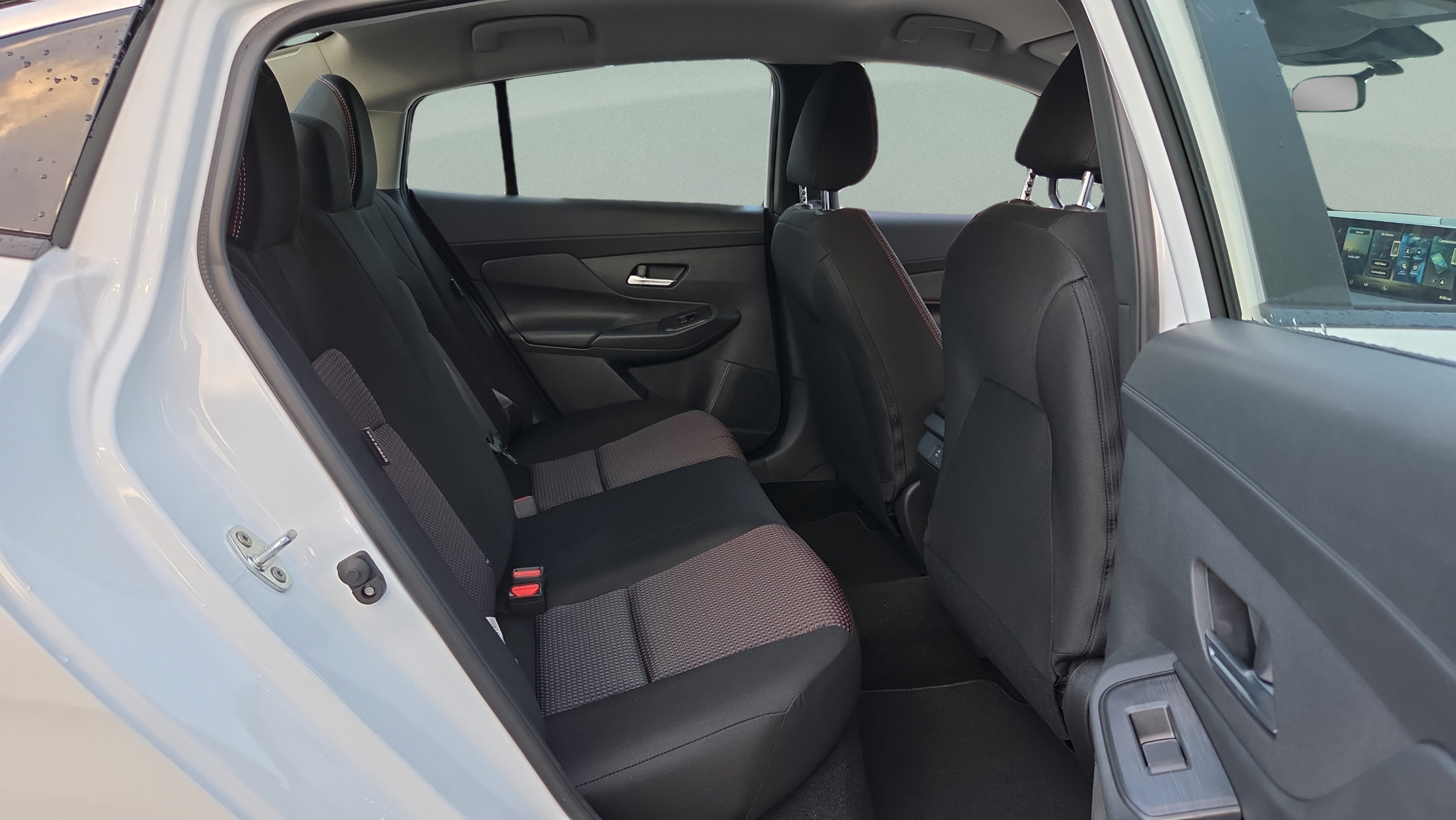 New 2027 Nissan Sentra SR w/ Floor Mat Package FWD image 17