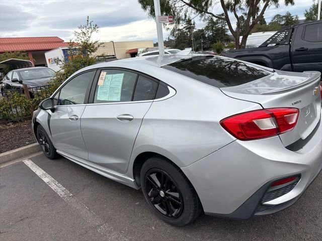 Used 2018 Chevrolet Cruze LT w/ RS Package image 12