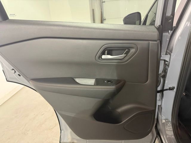 Used 2026 Nissan Rogue SV AWD/4WD image 21