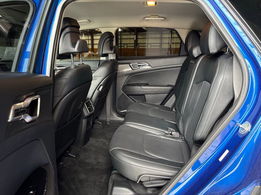 Used 2023 Kia Sportage EX image 41