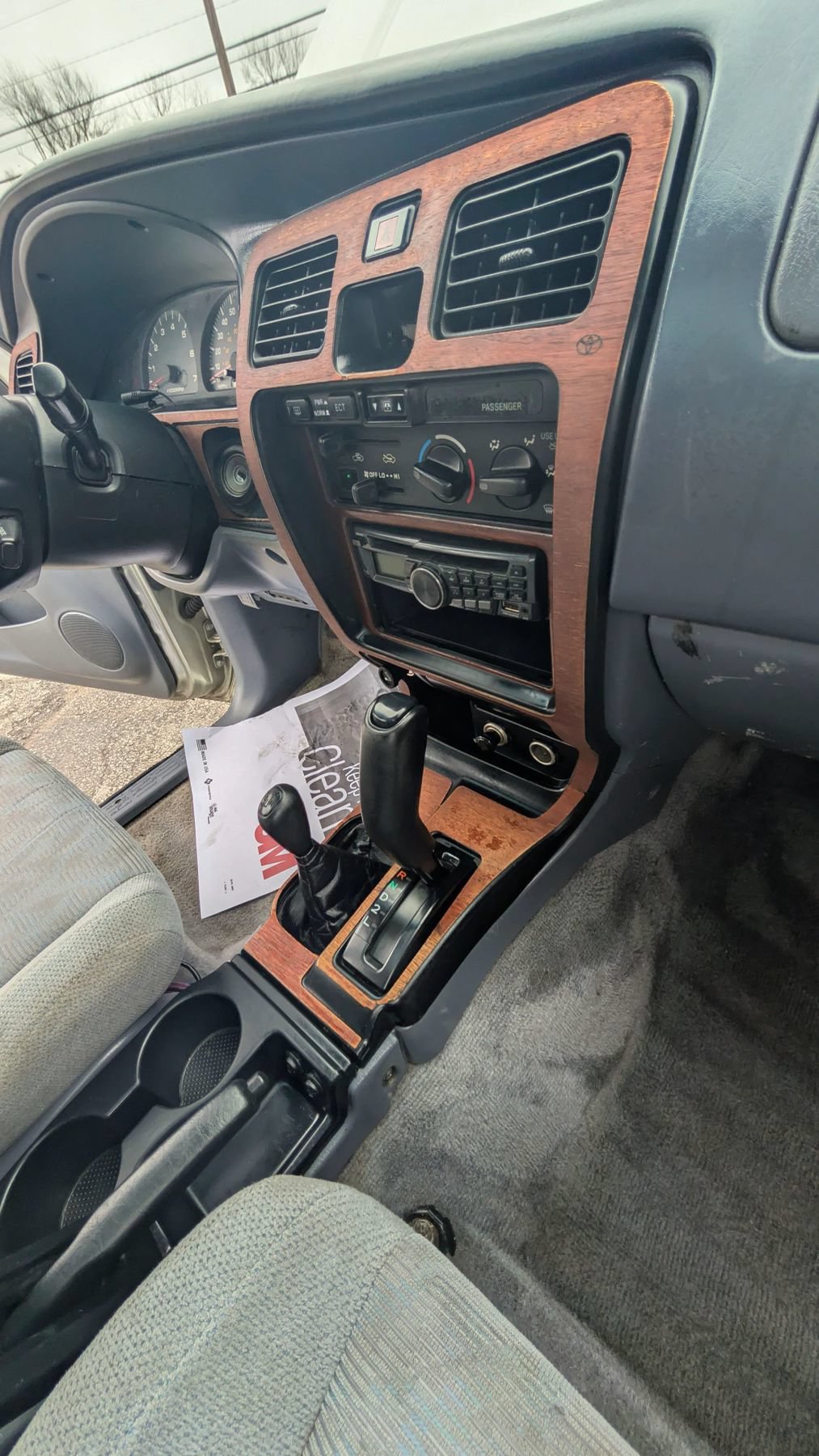 Used 2000 Toyota 4Runner SR5 AWD/4WD image 15