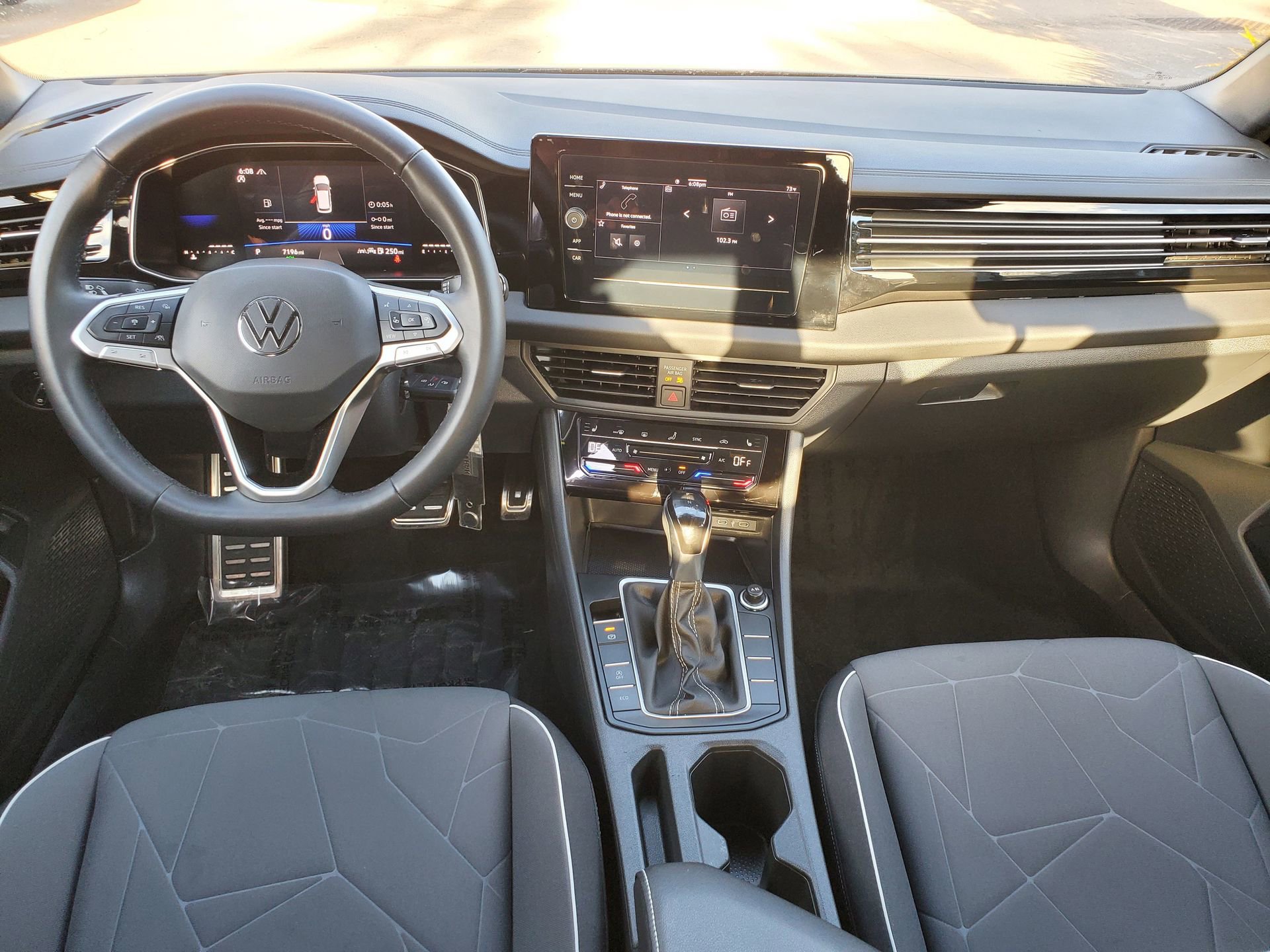 Used 2025 Volkswagen Jetta Sport image 9