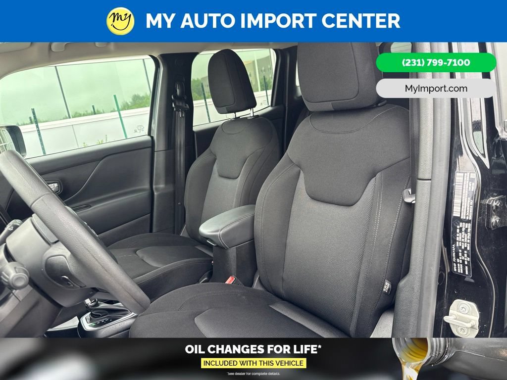 Used 2023 Jeep Renegade Latitude AWD/4WD image 13