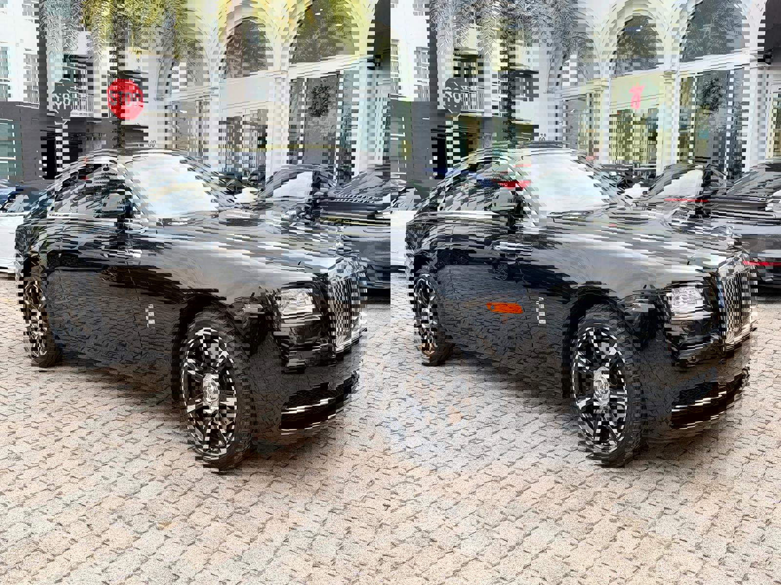 Used 2016 Rolls-Royce Wraith image 9