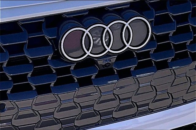 Used 2025 Audi Q5 Premium Plus w/ Premium Plus image 30