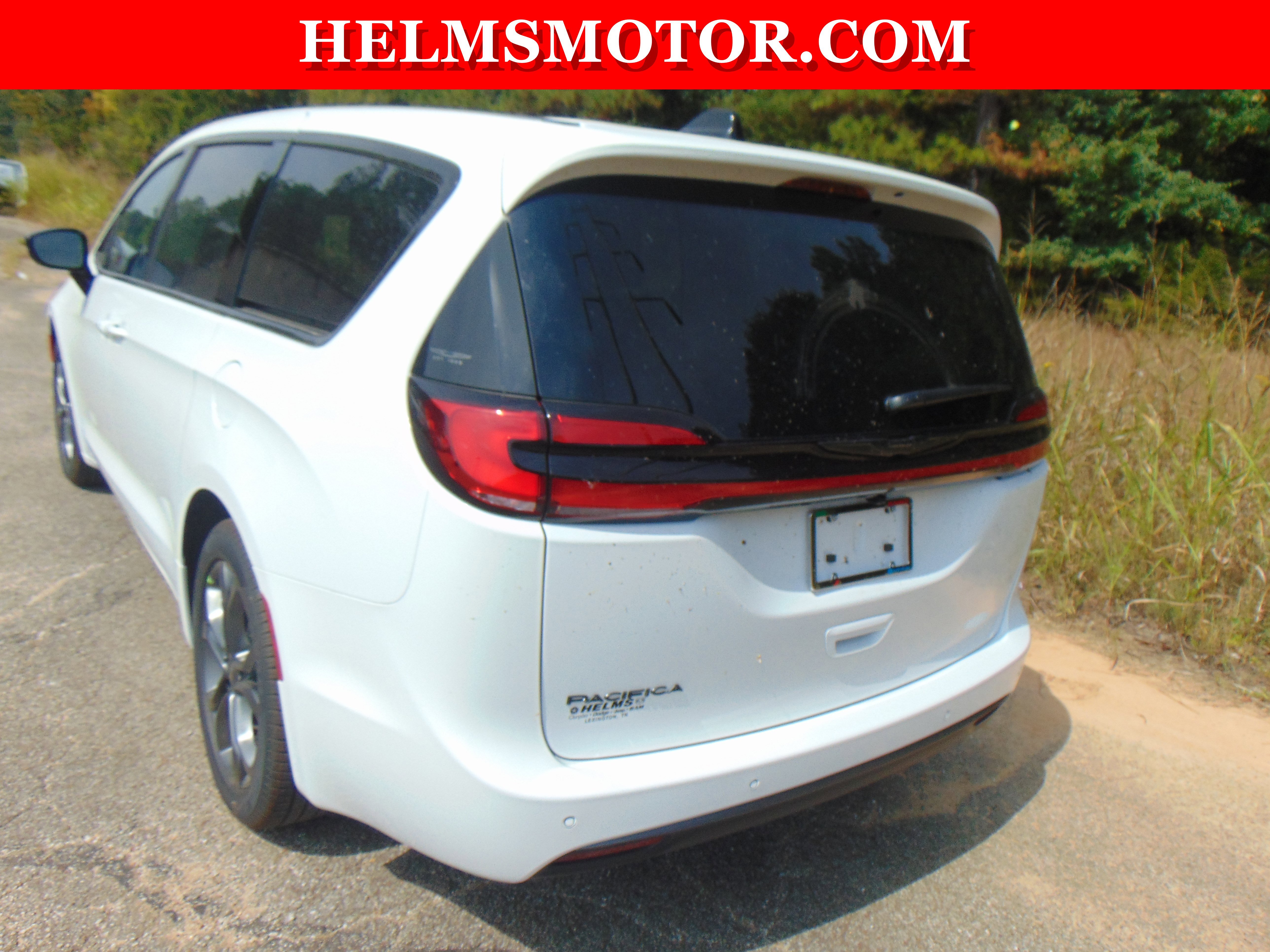 New 2026 Chrysler Pacifica Select image 9